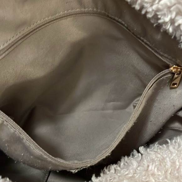 a new day Off White Faux Fur Teddy Sherpa Two Handle Tote Bag Carry On Purse - Picture 3 of 9